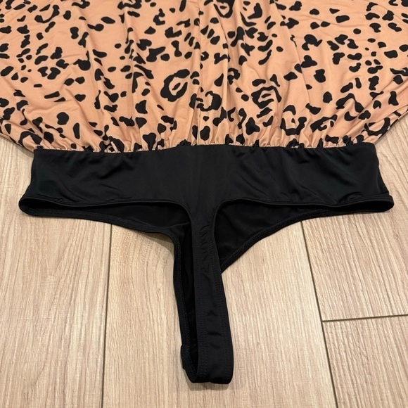 ASOS Angel Sleeve Wrap Animal Print Bodysuit - Picture 7 of 10